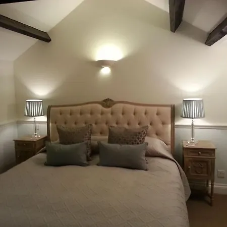 The Castle Arms 3*