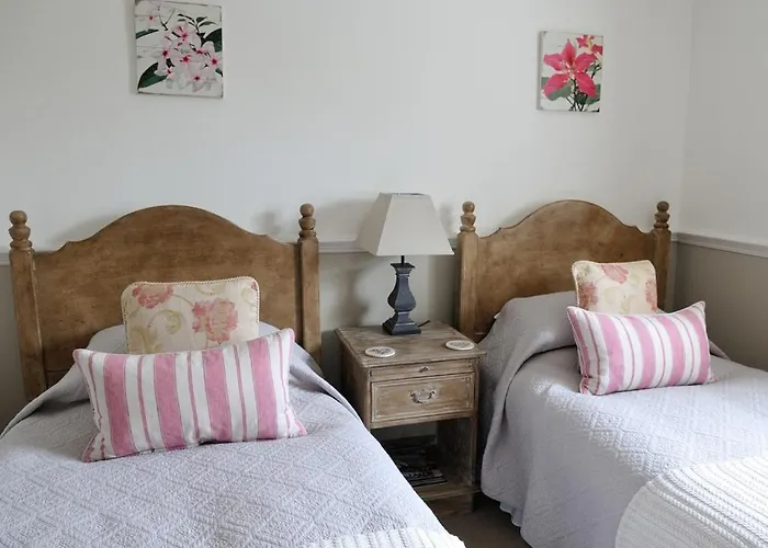 The Castle Arms Inn 3*