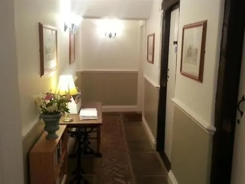 The Castle Arms Inn 3*