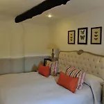 Kro The Castle Arms 3*