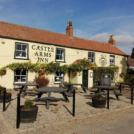 Kro The Castle Arms 3*